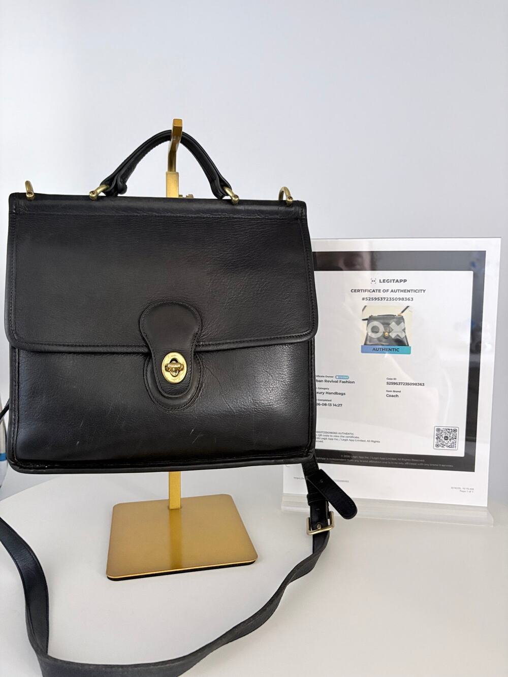Authenticated vintage Winne Coach handbag/crossbody purse